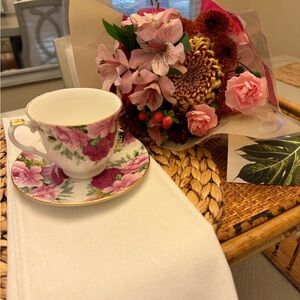 Floral Teacup and Saucer Set Staffordshire England gold and rose antique💐